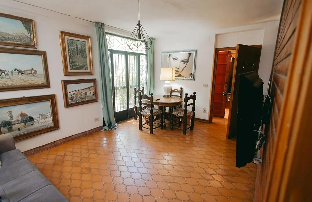 Enzo'S House-1