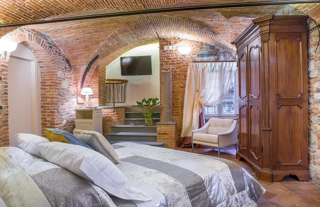 N.15 Santori Luxury Home-1