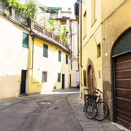 Cozybricks Lucca - City Center Apt - Feel Lucca - Live Local - Sleep Quiet - Ac & Wifi-3
