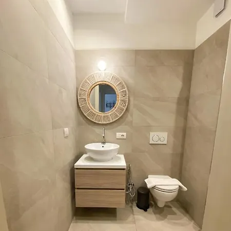 GIALLOMANGO Apt in Lucca-3