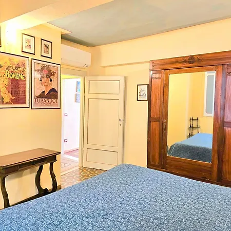 Cozybricks Lucca - City Center Apt - Feel Lucca - Live Local - Sleep Quiet - Ac & Wifi-2