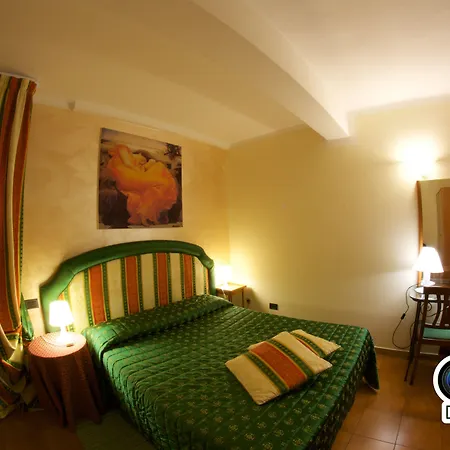 Hotel La Luna-3