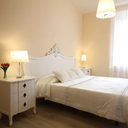 Lucca In Chic - No Ztl, Free Parking, Priv Bath, Old City 550M-3