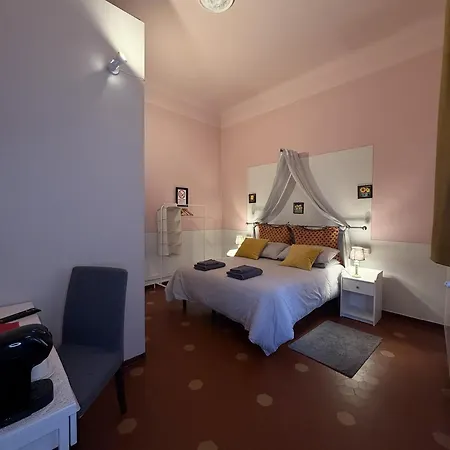 Guest House Santa Giustina Lucca Centro Storico-2