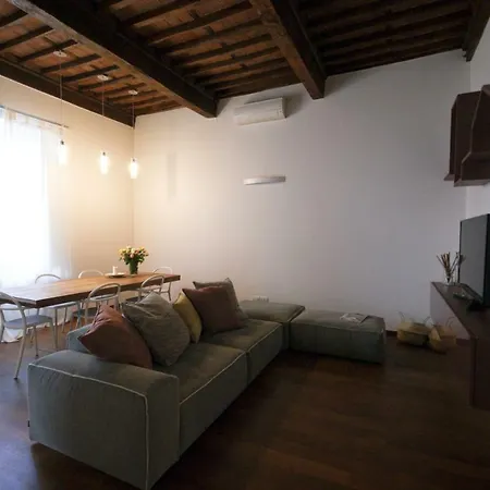 Tabacchi Luxury apartment in Lucca historical center near toll Parking-2