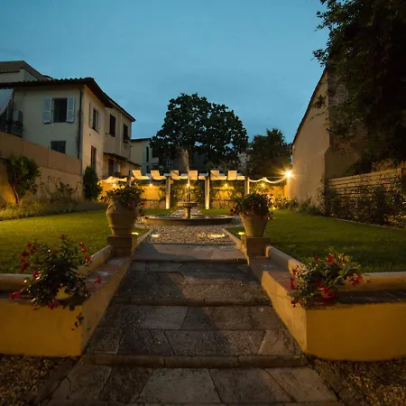 Lucus Exclusive Bed And Breakfast-2